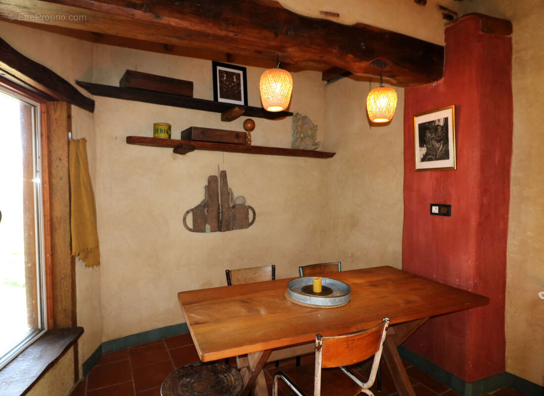 Maison à SAINT-JEAN-LE-COMTAL
