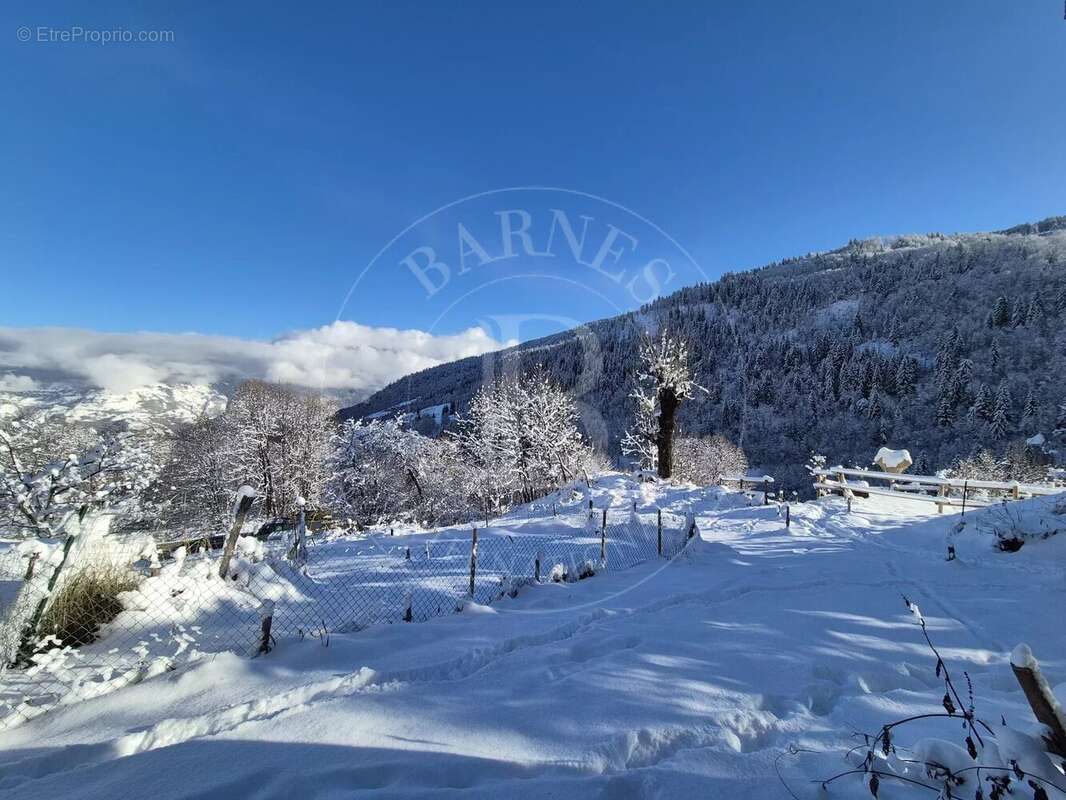 Maison à LES ALLUES