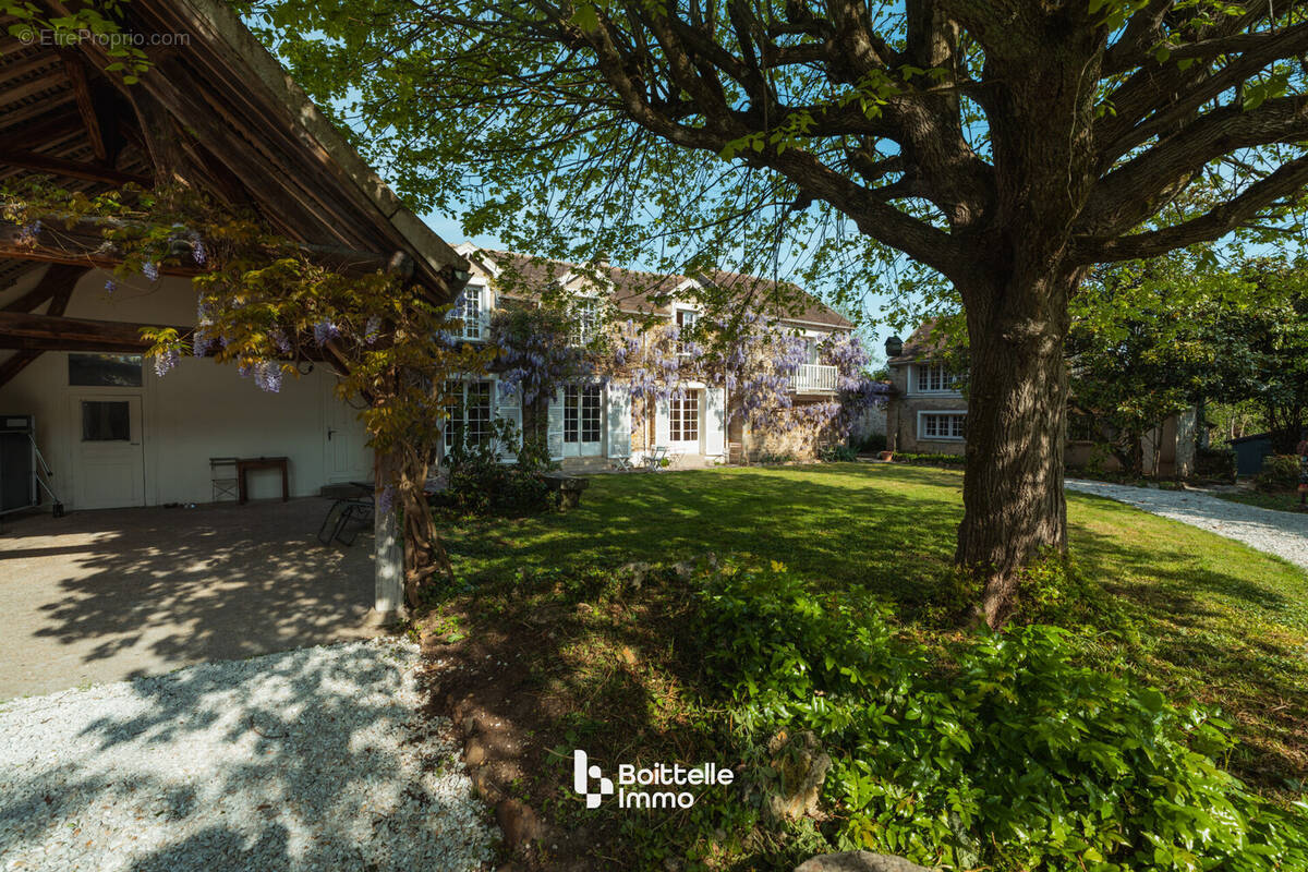 Maison à DAMMARIE-LES-LYS