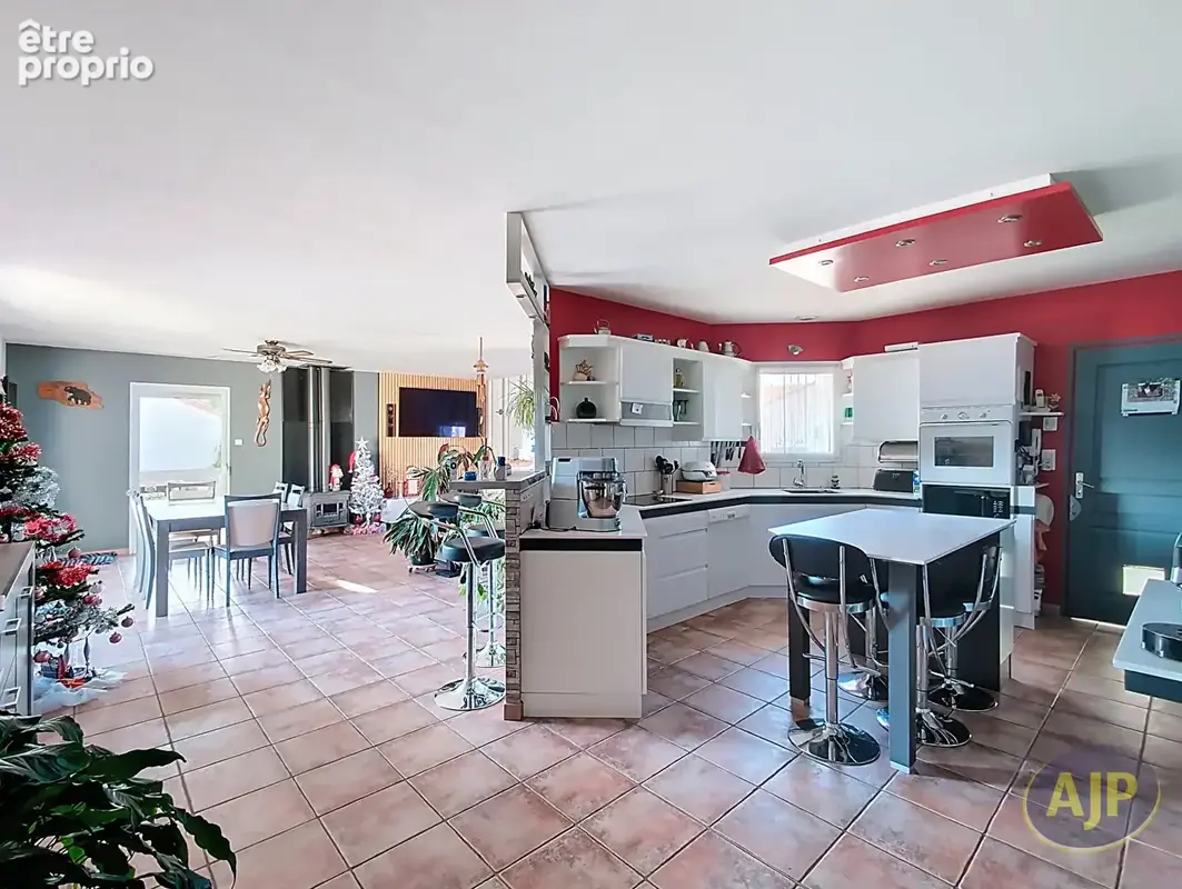 Maison Vieillevigne 6 pièces 122 m² - photo 3