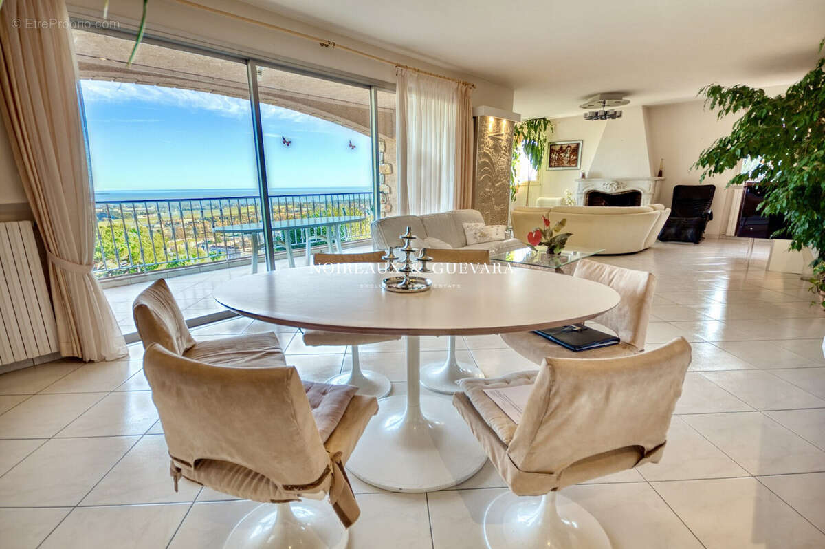 Maison à MANDELIEU-LA-NAPOULE