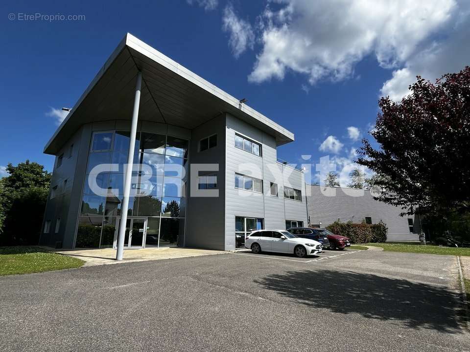 Autre à SAINT-CLAIR-DE-LA-TOUR