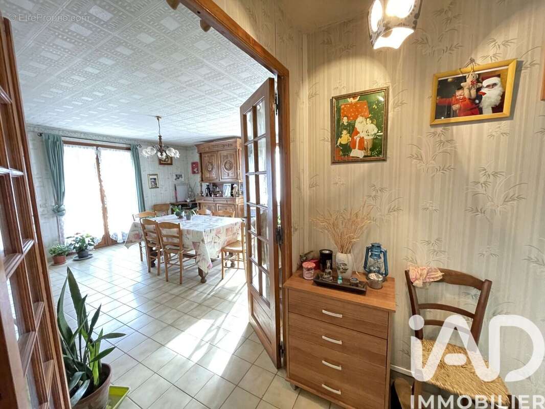 Photo 3 - Maison à LATHUS-SAINT-REMY