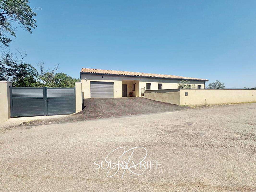 Villa 4 chambres, climatisation, piscine, sous-sol - photo 10