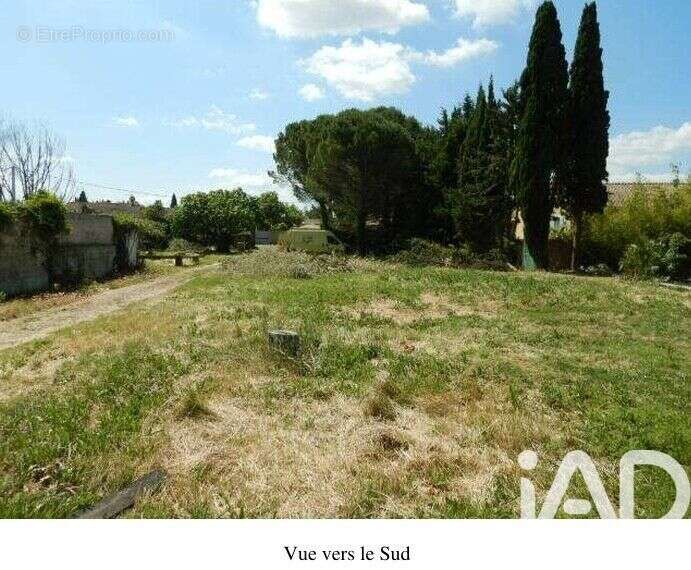 Terrain 500 m² à Saint-Saturnin-Les-Avignon  - photo 4