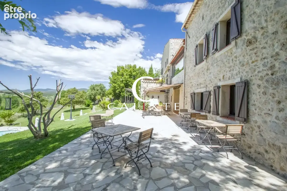 Maison 12 pièces 570 m² à vendre à Fayence (83440) - photo 3