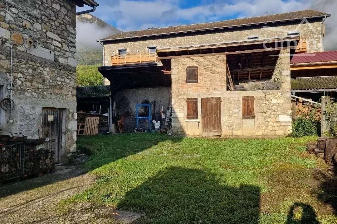Maison à LA TERRASSE