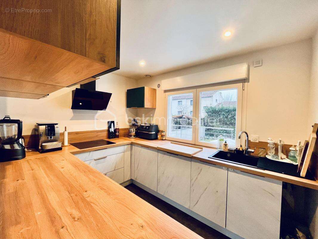 Maison à CHENNEVIERES-SUR-MARNE