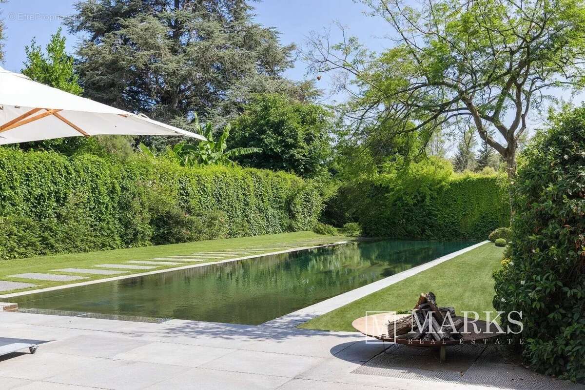 Villa de luxe de 4 chambres au centre de Saint-Jean avec terrain plat - photo 7