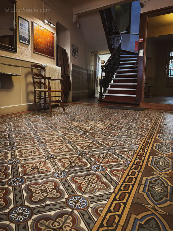 Commerce à PARAY-LE-MONIAL