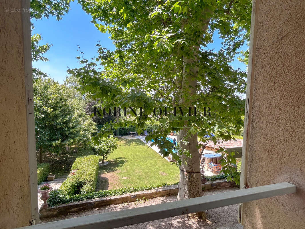 Aix-en-Provence : Maison de Maitre mitoyenne de 185 m2 avec piscine sur Parc d’environ 4200 m2. - photo 28