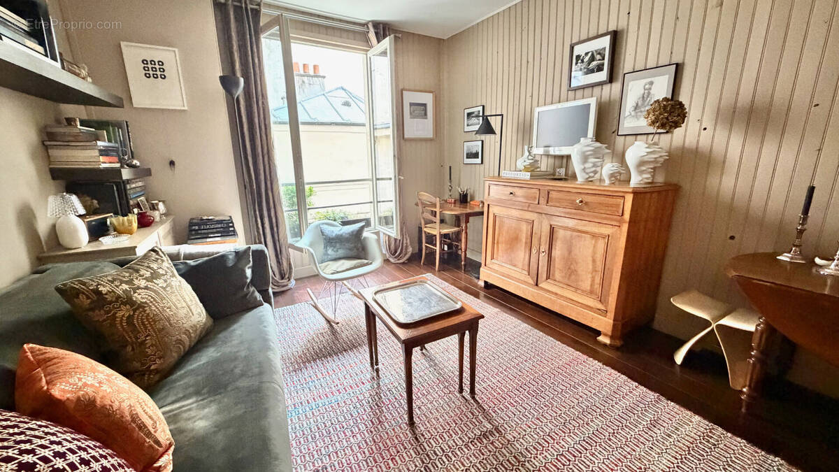 Appartement à PARIS-2E