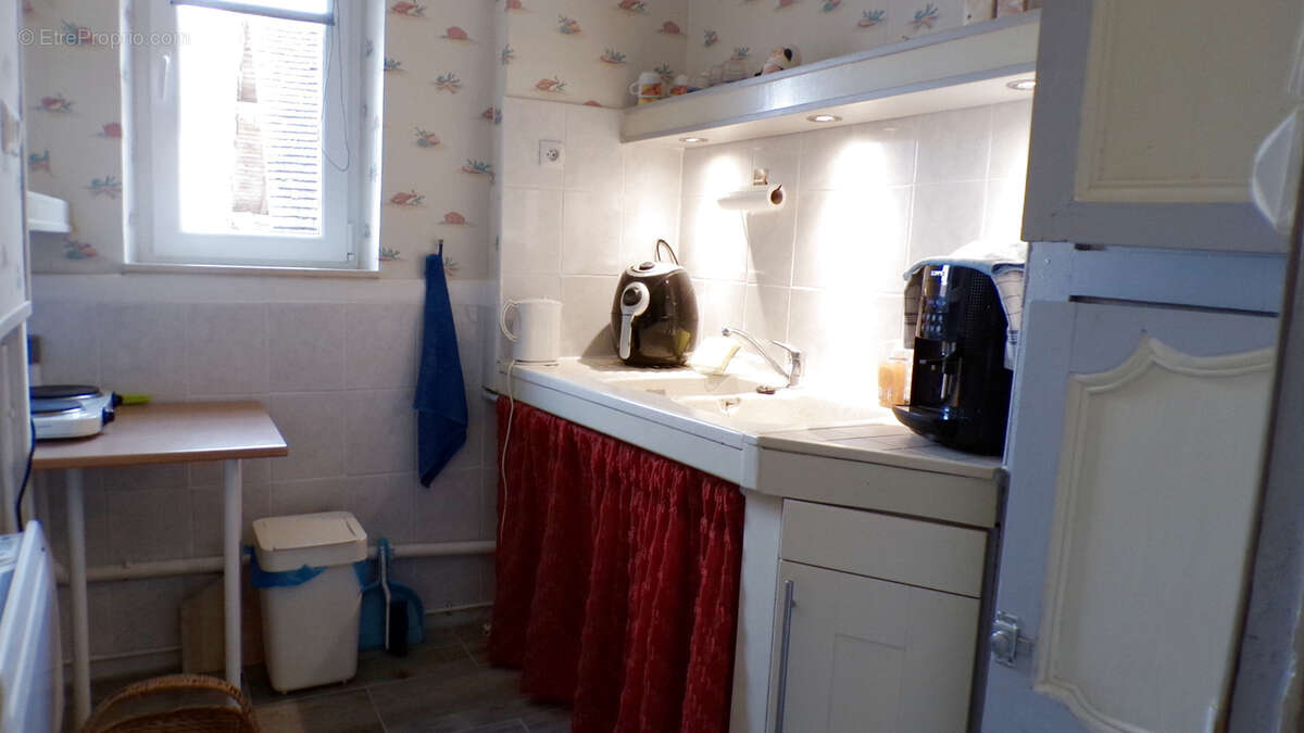 Ainay-le-Château   Maison de village avec deux appartements indépendants - photo 13