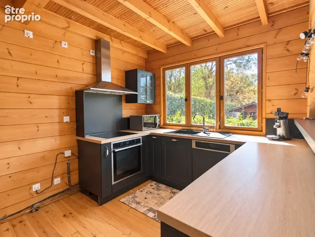 Chalet familial avec jardin arboré dans un environnement privilégié - photo 4