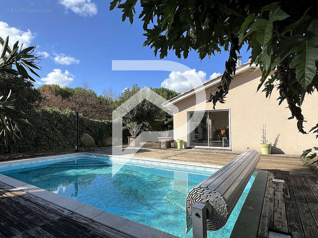 Maison à SAINT-DENIS-DE-PILE