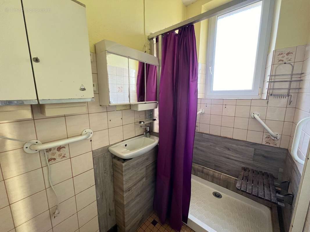 Maison à BEAULIEU-SOUS-LA-ROCHE