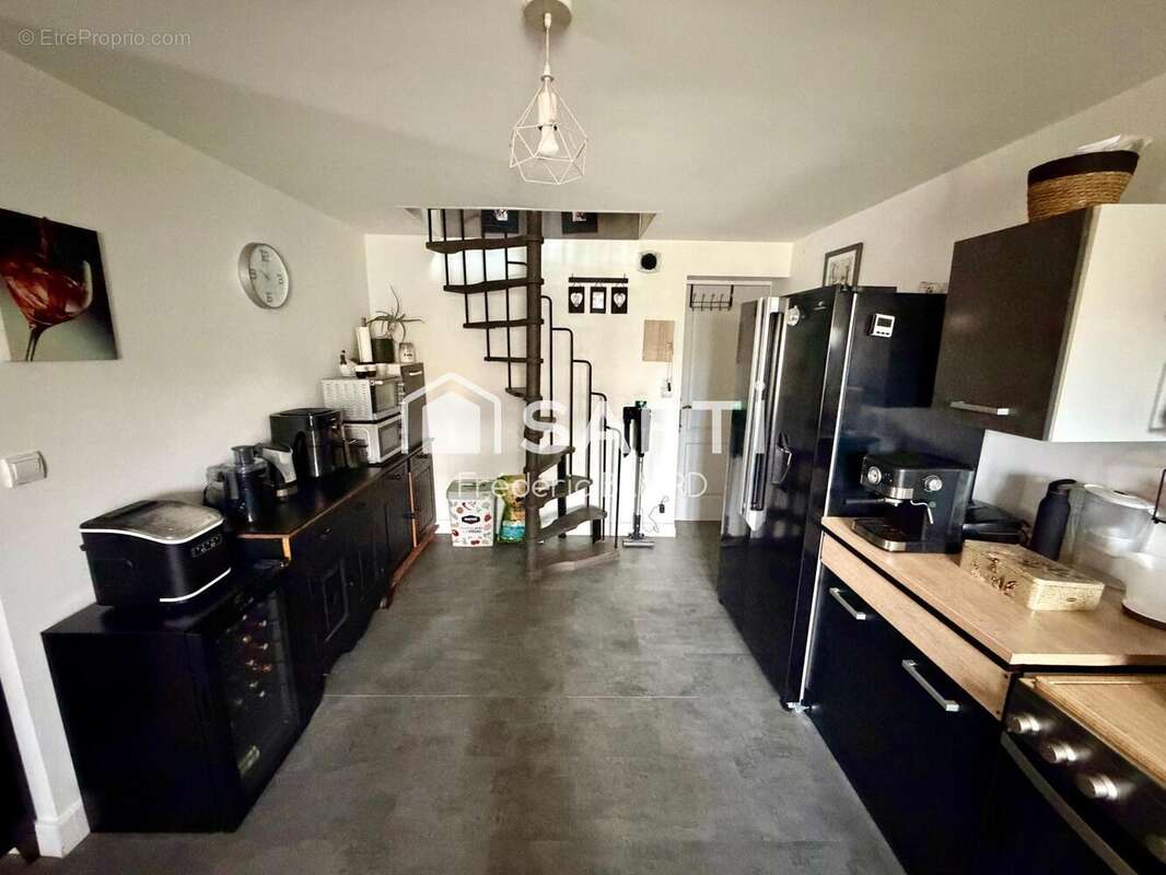 Maison 105 m² à Genouille  - photo 5