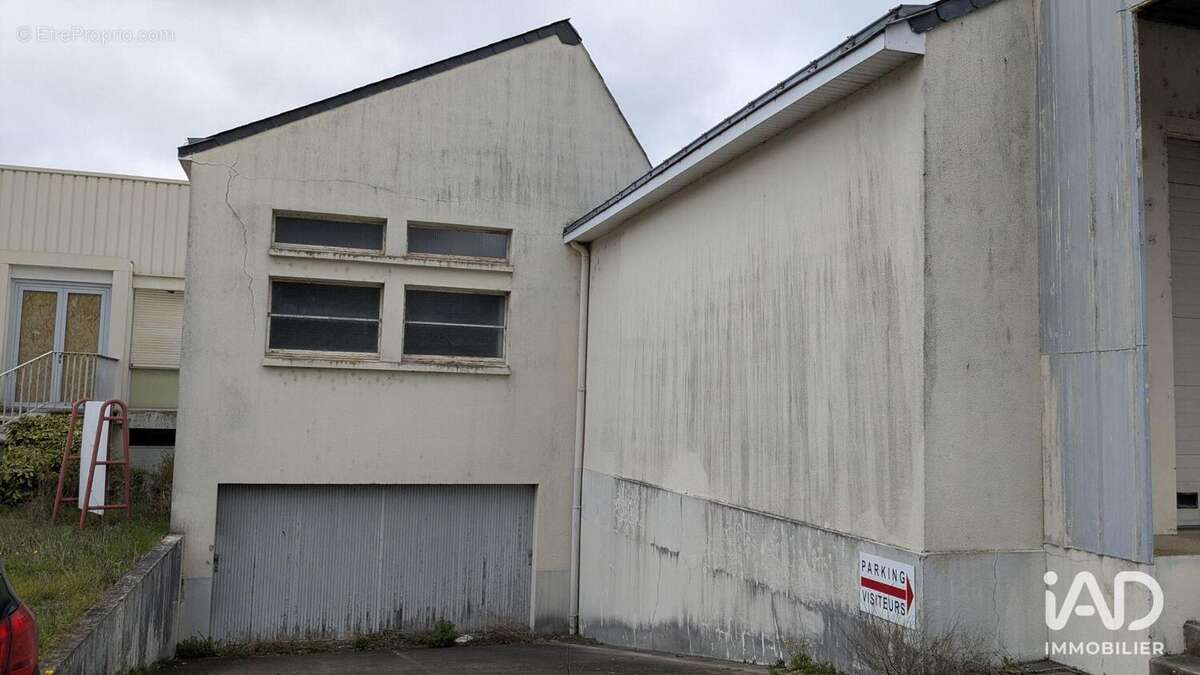 Photo 4 - Commerce à SAINT-PIERRE-MONTLIMART