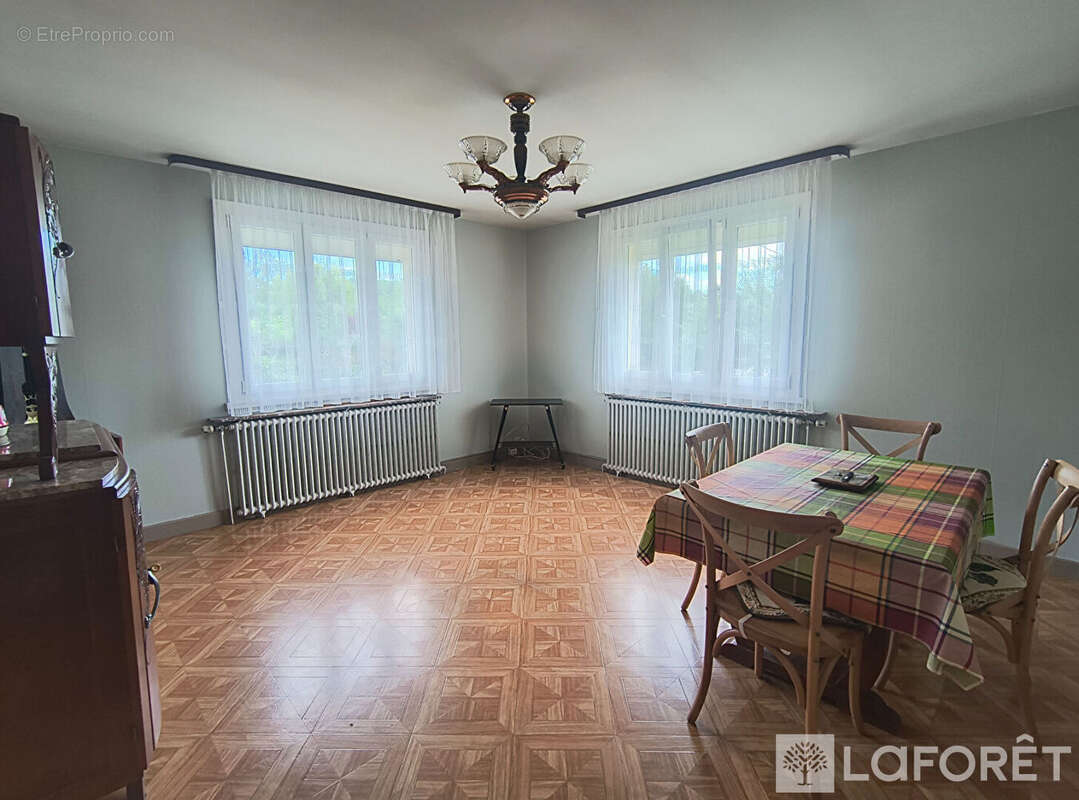 Maison à PLANCHER-BAS
