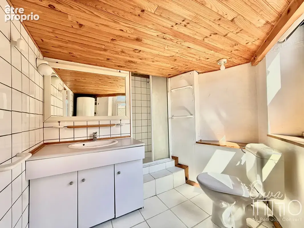 Hôtel de Ville - Rue Romarin - T2 en duplex de 55m² - photo 9