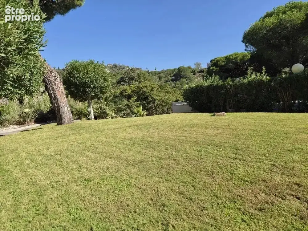 CANNES, Appartement 2 Pièces, Terrasse, Jardinet , Parking,  Piscine - photo 9