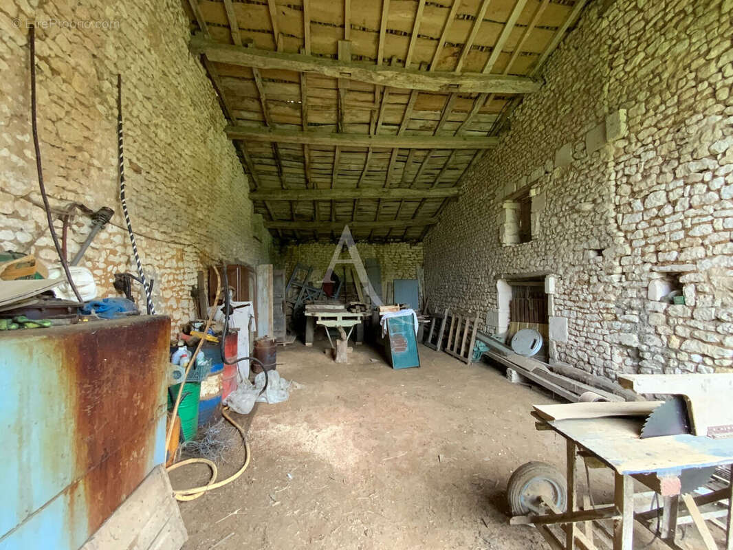 Ensemble immobilier de caractère à rénover - photo 9