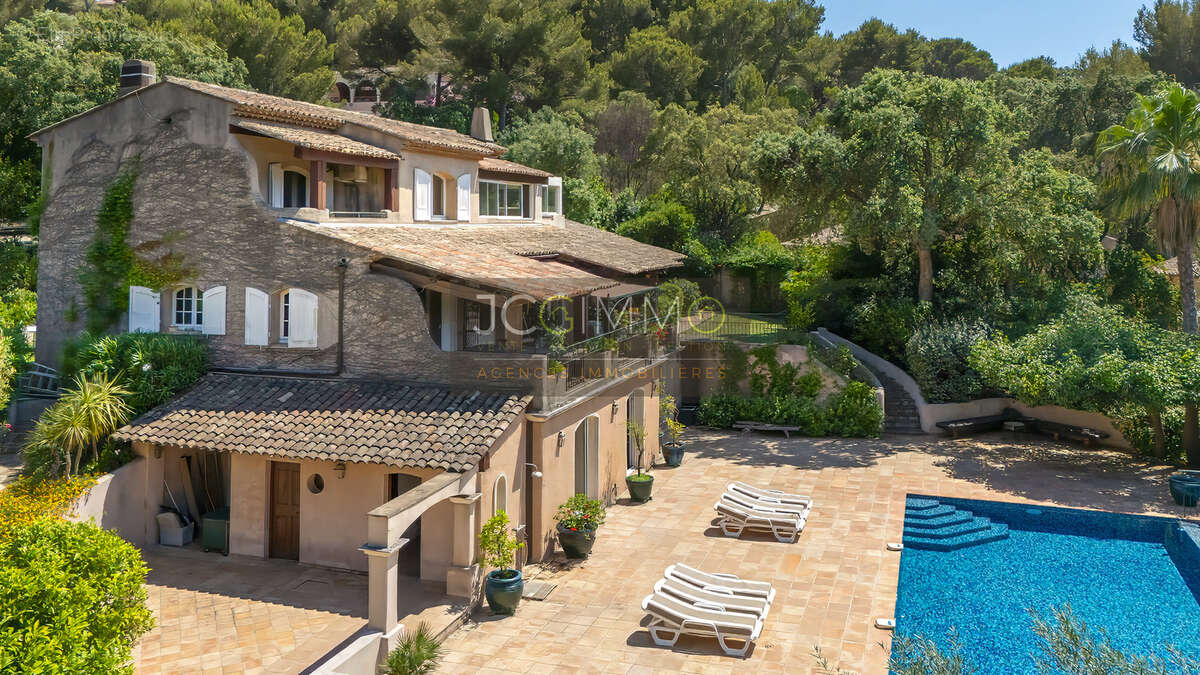 Maison à BORMES-LES-MIMOSAS