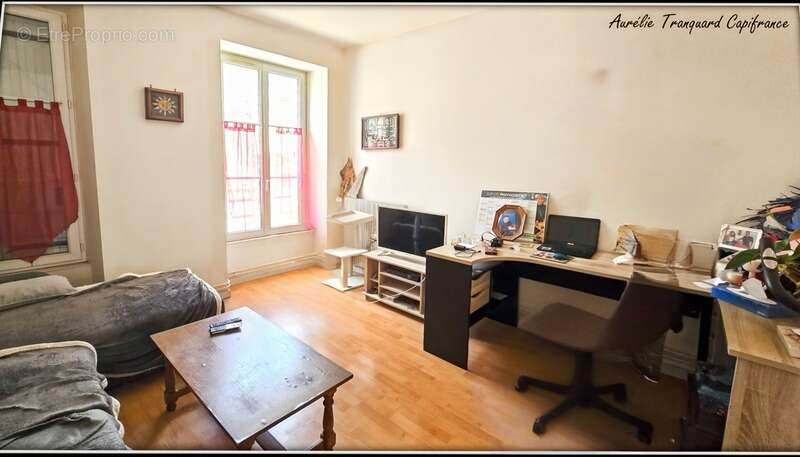 Appartement à SAINT-JEAN-D'ANGELY