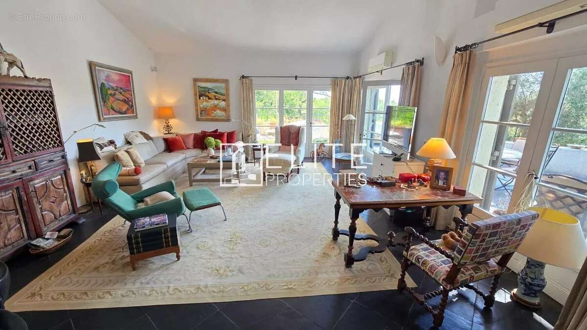 Maison 5 pièces de 193 m² - mouans-sartoux castellaras - photo 3