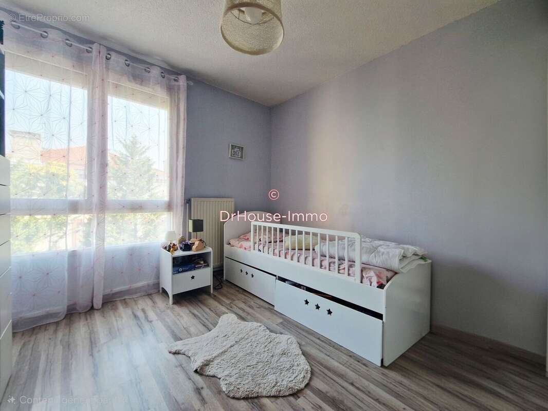 Appartement 74 m² à Romans-Sur-Isere  - photo 9