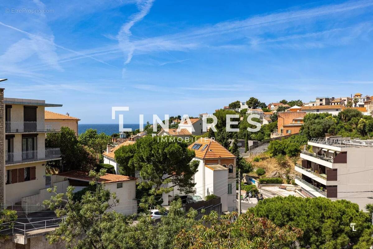 AU DESSUS DES TOITS - Appartement T4 de 77m2 - Extérieur + Dernier étage + Vue mer - 13007 BOMPARD - photo 4