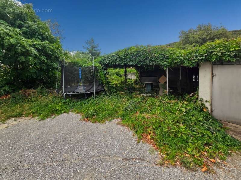 Maison à LAVAL-PRADEL