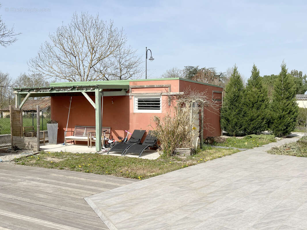 Belle villa avec piscine au calme - photo 13