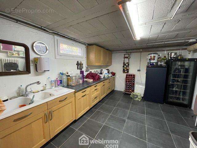 Sous sol carrelé - Maison à NOYON