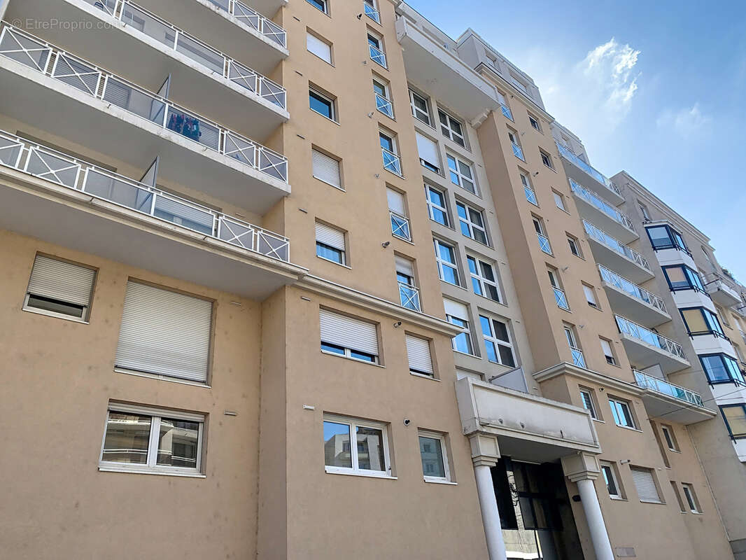 Appartement à SAINT-ETIENNE