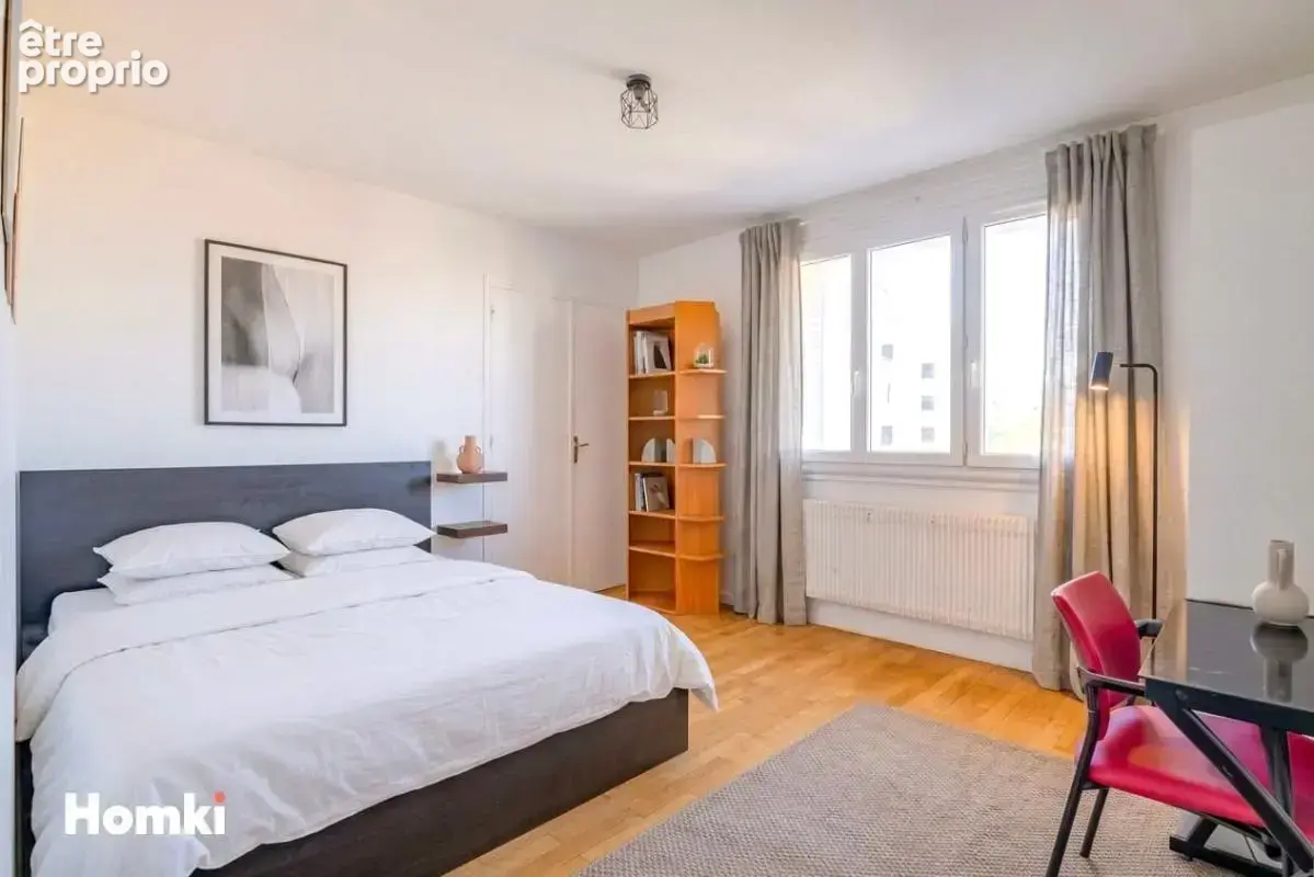 T3 (possible T4) de 72 m² - balcon, cave, parking – Villeurbanne / Montchat - DPE C - photo 3