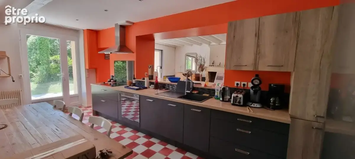 Domaine à taille humaine avec maison pierre joliment rénovée 4 chambres, piscine et nombreuses dépendances sur 4hectares près de - photo 4