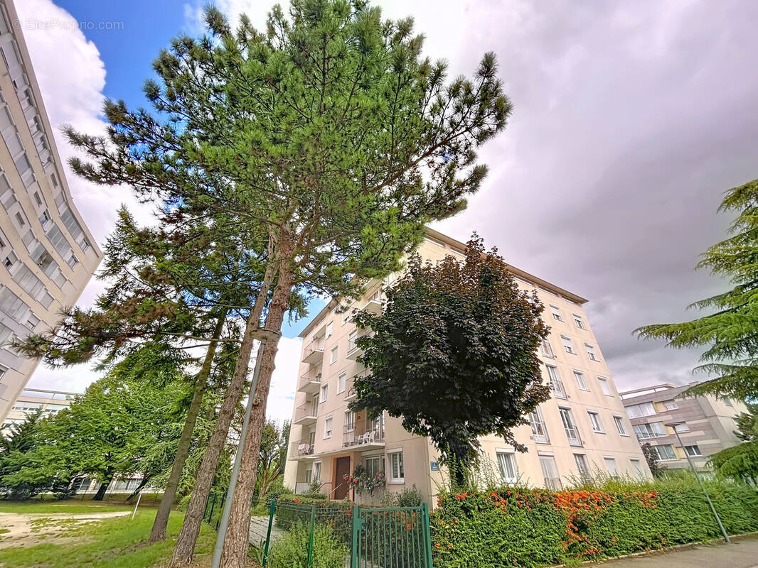 Appartement à CHENOVE