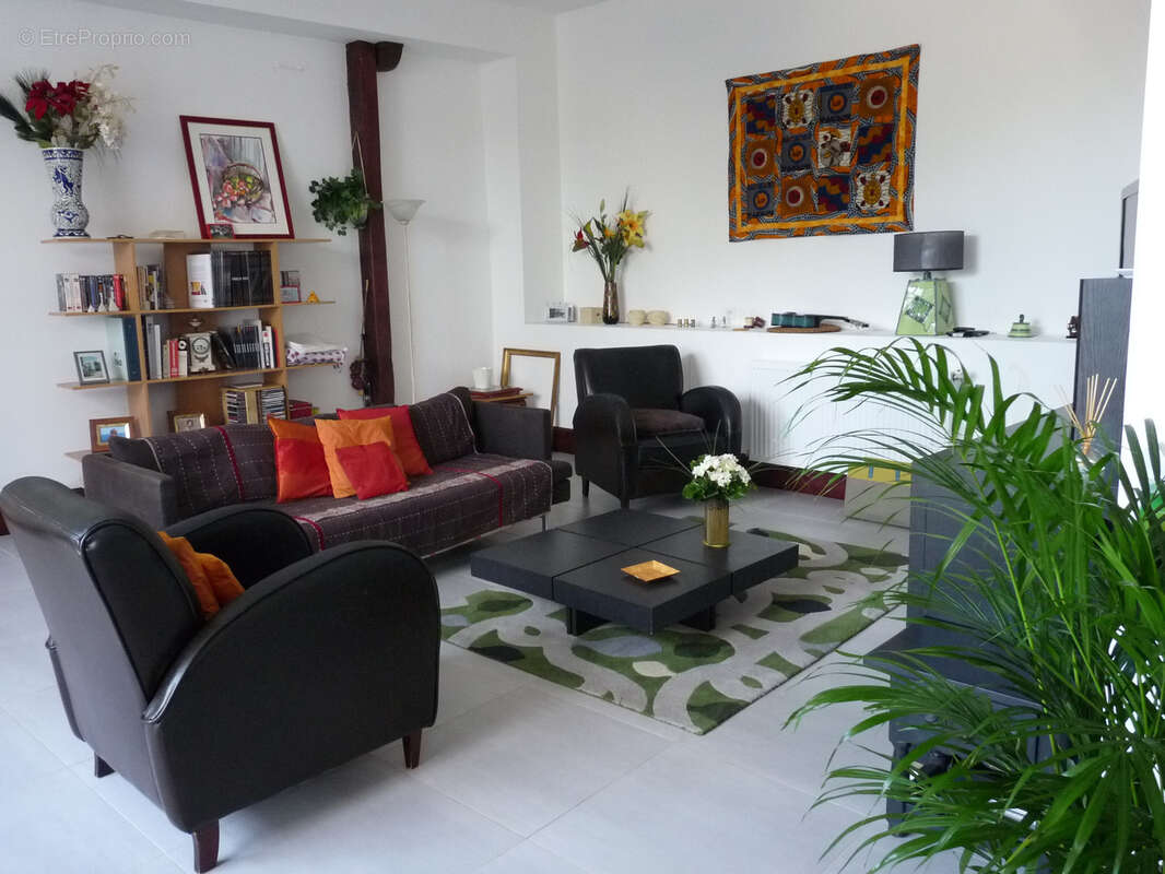 Appartement à FONTAINES-SAINT-MARTIN