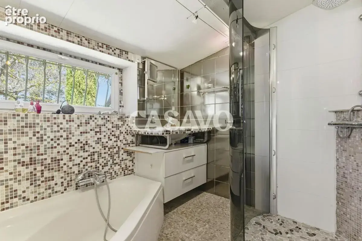Vente Maison 7 pièces de 162m² - 13840 Rognes - photo 13