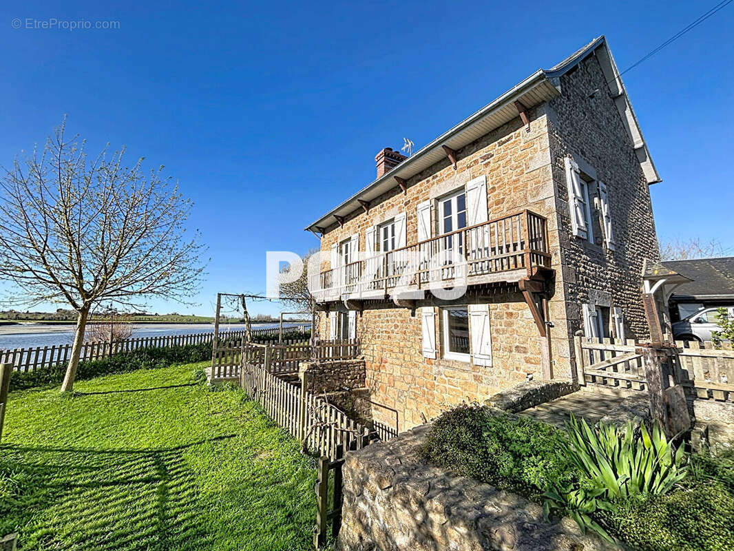 Maison à LE VAL-SAINT-PERE