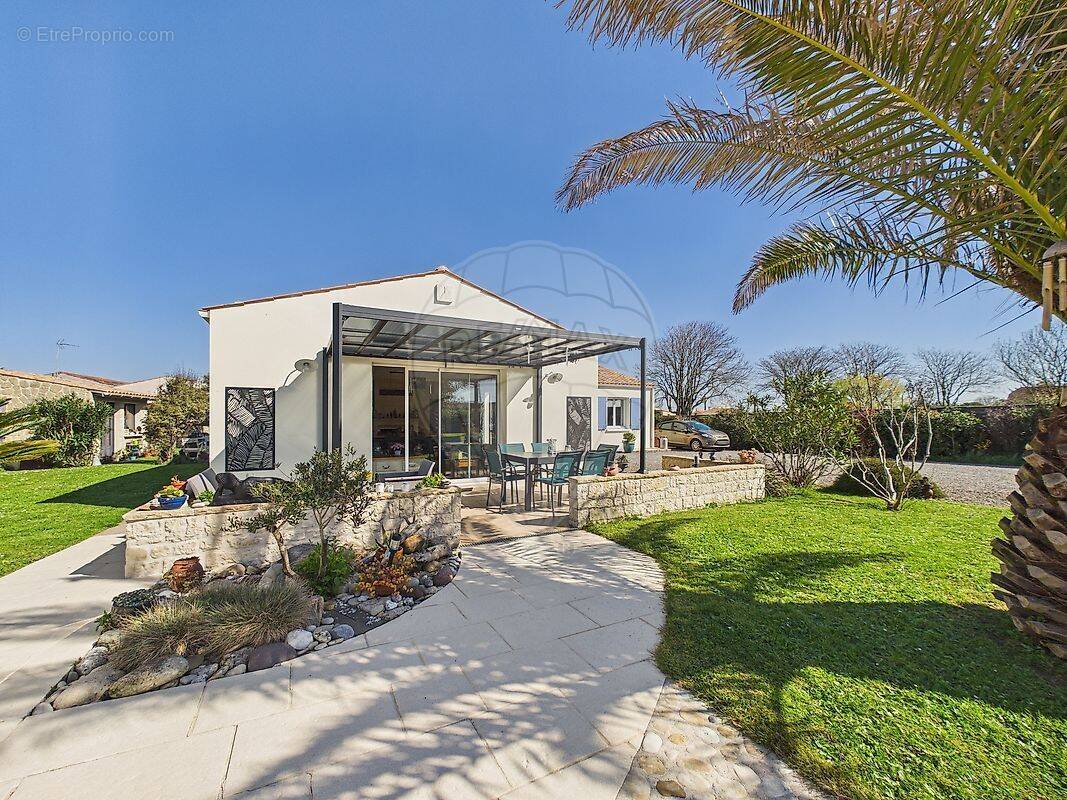 Maison à BOURCEFRANC-LE-CHAPUS