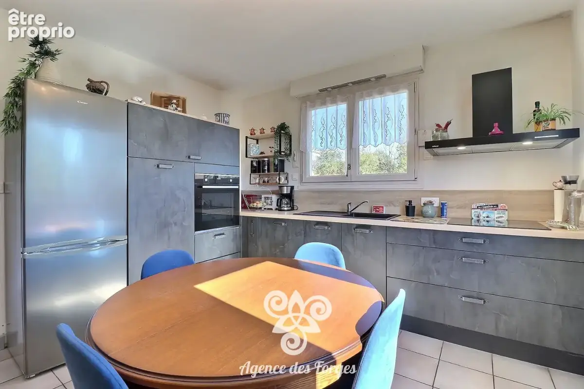Maison de plain pied - 2 chambres - 78m² - Cholet - photo 3