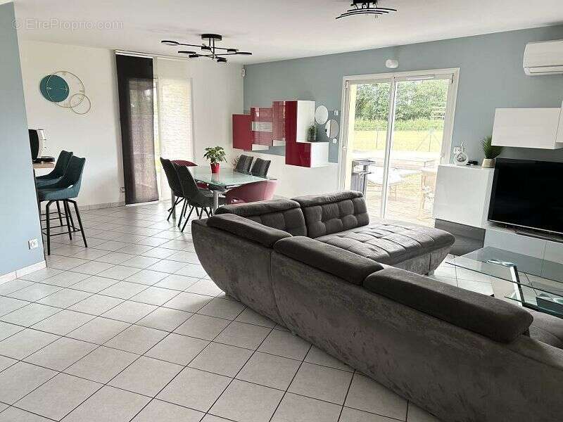 Maison à SURY-LE-COMTAL