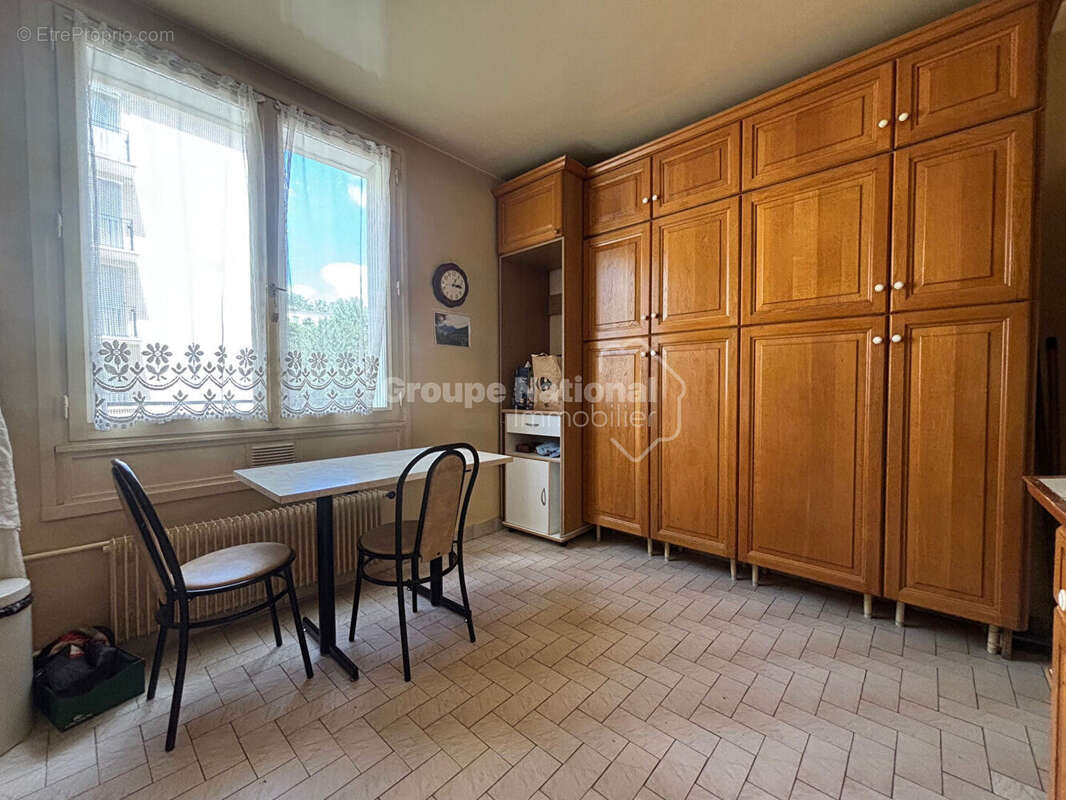 Versailles  La Roseraie - 3 pièce(s) 87.64m2 + 2 Balcons - photo 6
