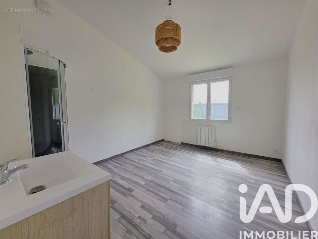 Maison 95 m² à Umpeau  - photo 8