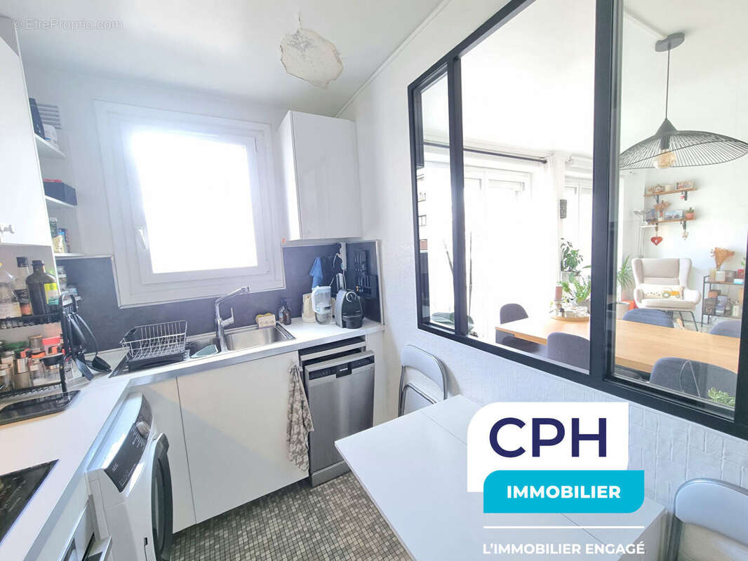 Appartement à PARIS-14E