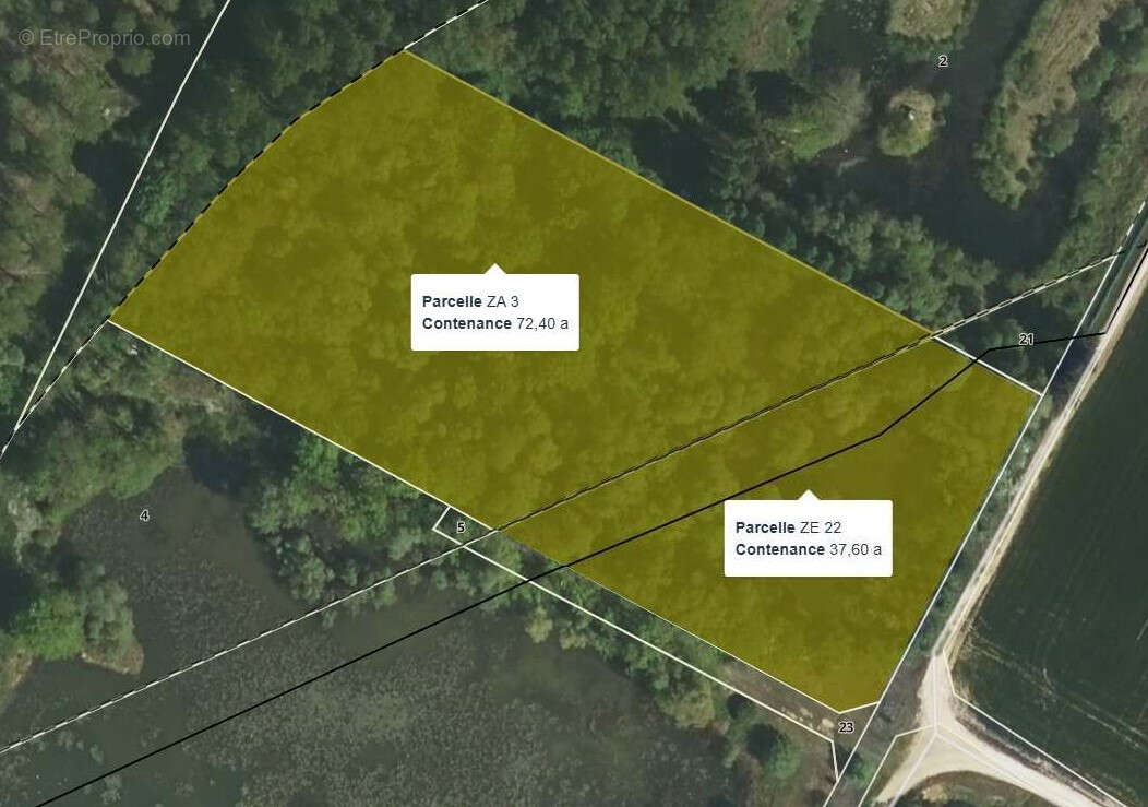 Terrain à AMBRIERES