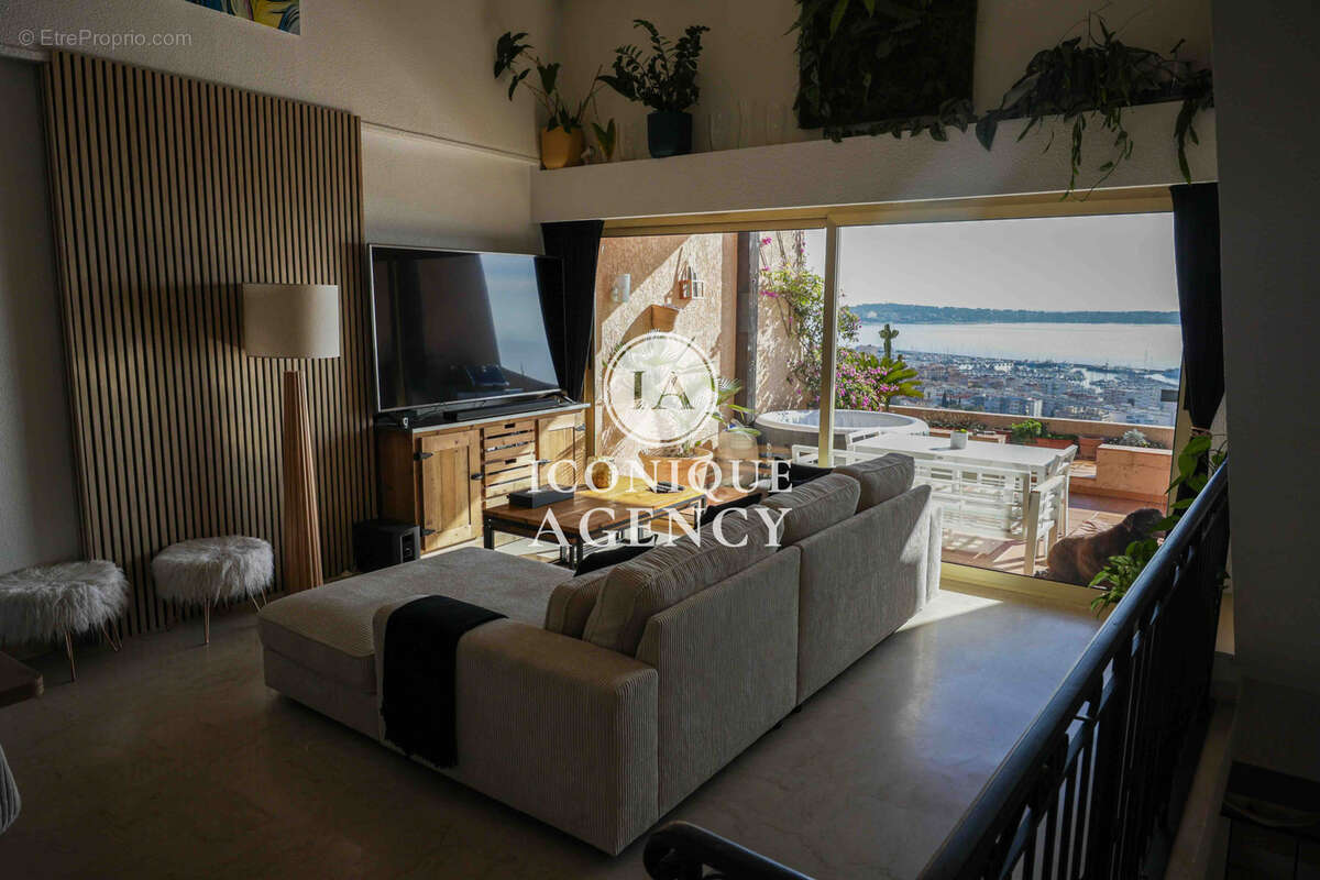 Appartement à VALLAURIS