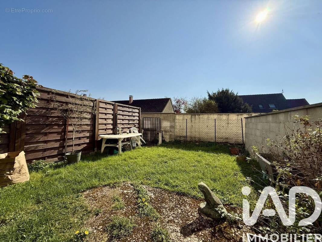 Photo 1 - Maison à ELANCOURT